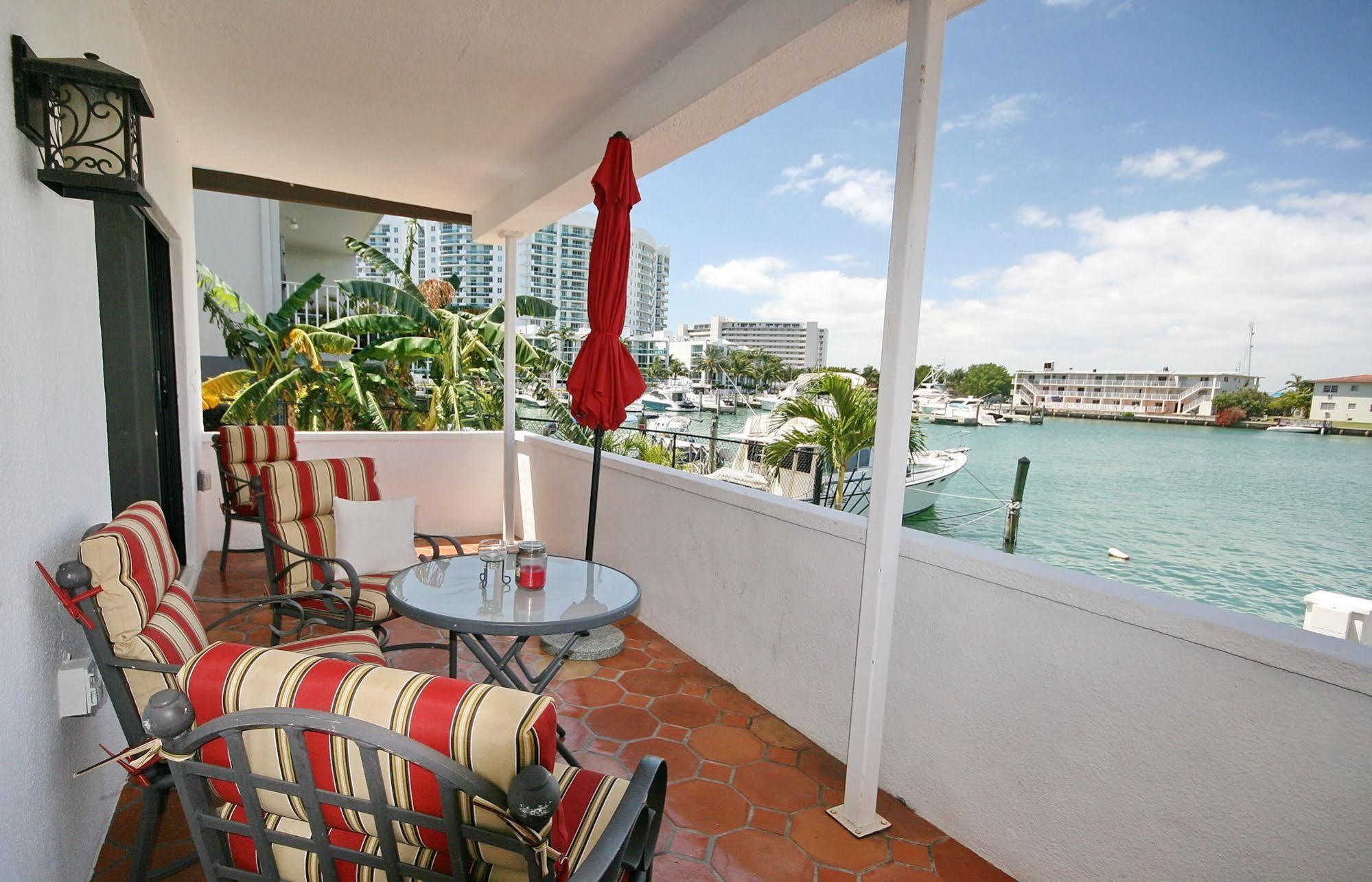 North Bay Village Miami Whitehouse Apartments מראה חיצוני תמונה